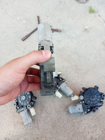 кровать с подъемным механизмом: Электрический моторчик Jeep Новый, Оригинал — 1