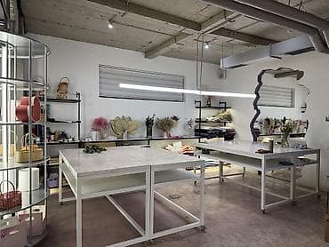 гараж с местом: Сдаётся пространство! площадь 5,5 на 3,5 метра, высокие потолки – — 1