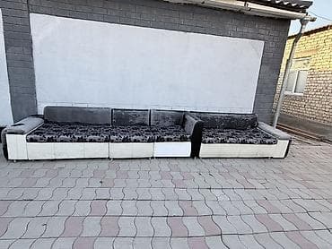 Диван модульный б/у, большой, прямой. - Состоит из нескольких секций; — 2