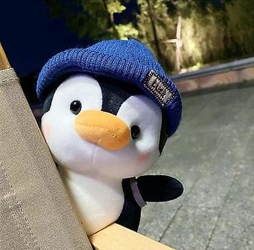 Мягкая игрушка «Пингвин в шапке» - Очаровательный плюшевый пингвин с