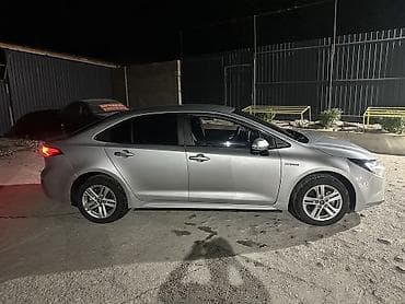 Toyota Levin: 2020 г., 1.8 л, Гибрид — 4