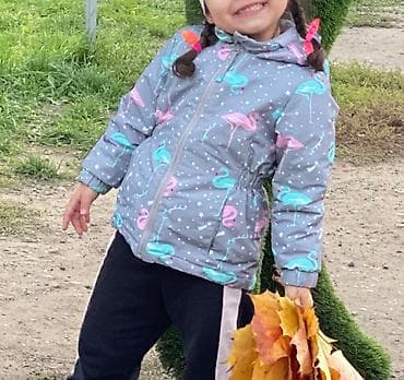 Детская одежда и обувь: Куртка Деми на девочку Размер: 3-4-5 лет ( на фото девочке 4года) В — 1