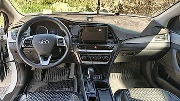 бампер тико: Белый седан, рестайлинговый дизайн с выраженной решёткой радиатора и — 1