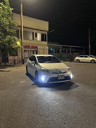 lexus rx 2000: Toyota Prius: 2015 г., 1.8 л, Робот, Гибрид, Хэтчбэк — 1