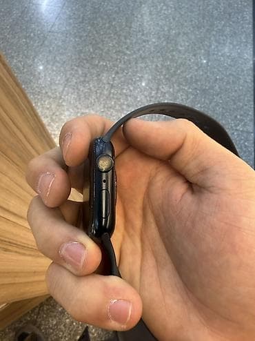 ipone air: Смарт‑часы с прямоугольным безрамочным экраном и силиконовым ремешком — 3