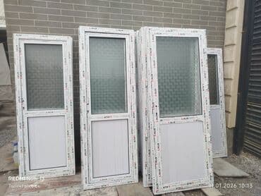 Пластиковая дверь, Новый, Со стеклом