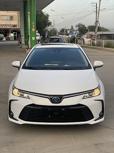 Toyota Corolla: 2021 г., 1.8 л, Автомат, Гибрид, Седан