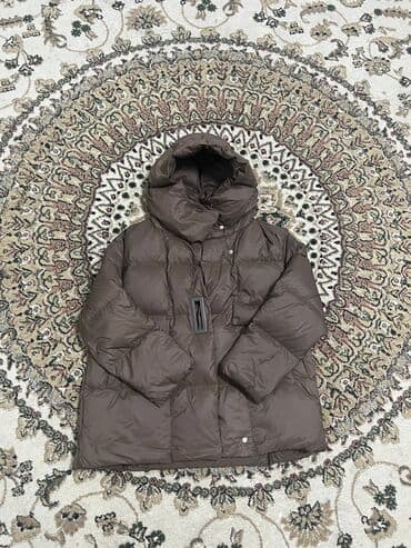 срочно продаю в связи с переездом: Пуховик, Короткая модель, Стеганый, M — 5