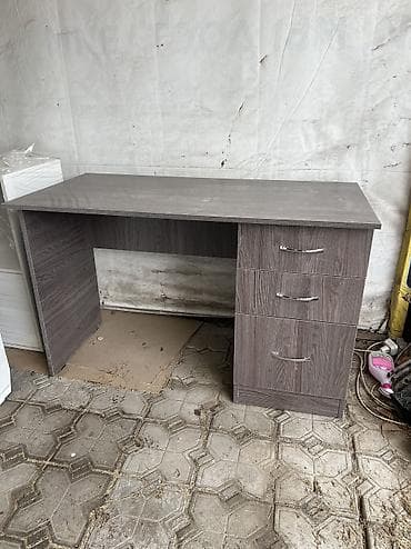 Офисный стол, Новый, Нерегулируемый, цвет - Серый, Прямоугольный, ЛДСП, Самовывоз, Платная доставка