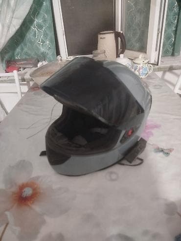 Продам мотоциклетный шлем Gike с блютуз музыкой, продам за 1500