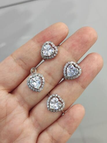 свадебное платье для высокой невесты: Серебряный Комплект в виде Сердечко Серебро 925 пробы Размеры — 1