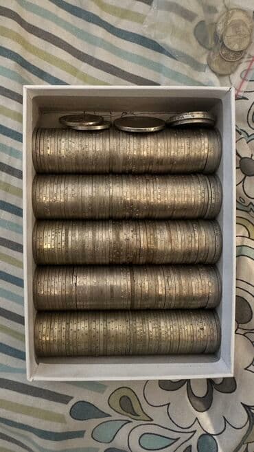 срочно продаю в связи с переездом: Продаю монеты! Есть серебро,юбилейные,металлбиметалл,есть еще купюры — 1