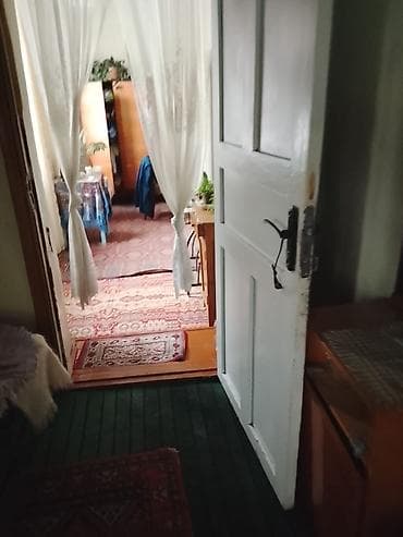 Продажа домов: Продается большой дом с плодоносным участком на у.На участке имеются — 4