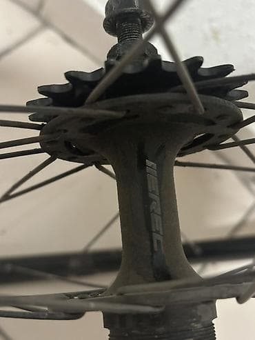 комплект колес: Колеса в сборе R 28, Всесезонная, Б/у, Пара, отверстий - 6 — 4