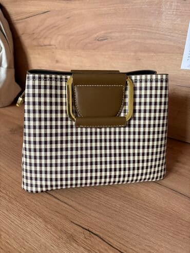 сумка женская большая брендовая: Носила только 2 раза
помещается тетрадь — 2