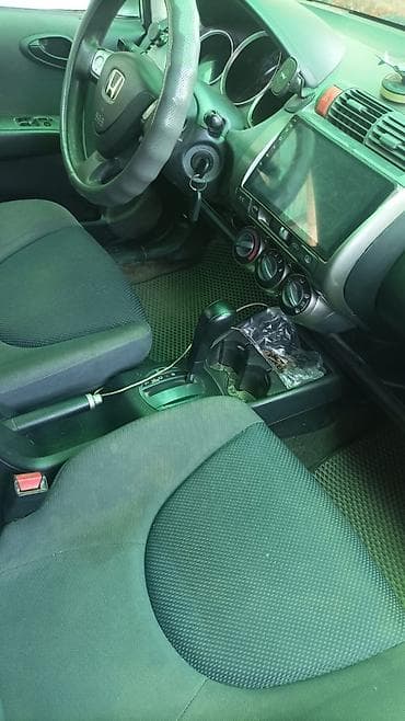 Honda Jazz: 2003 г., 1.3 л, Автомат, Бензин