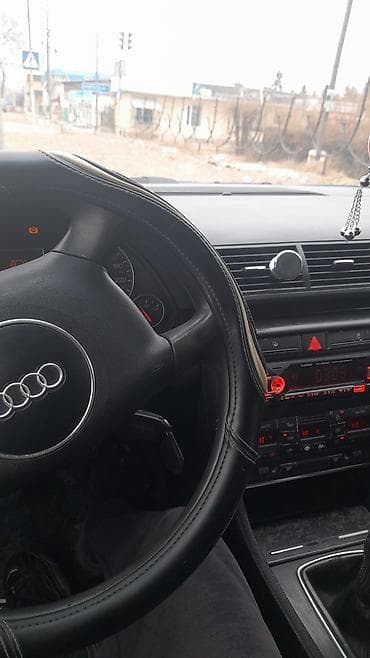 аудио касета: Audi A4: 2002 г., 2 л, Механика, Бензин, Седан — 3