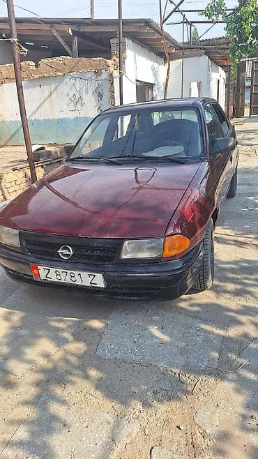 Opel Astra: 1996 г., 1.4 л, Механика, Бензин, Хэтчбэк