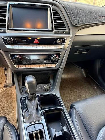 Hyundai Sonata: 2019 г., 2 л, Автомат, Газ, Седан — 10