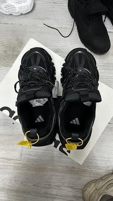 Мырзалардын бут кийими: Эркектердин кроссовкасы, 42, Adidas, Жаңы, түсү - Кара, Өзү алып кетүү, Акысыз жеткирүү, Акылуу жеткирүү — 3