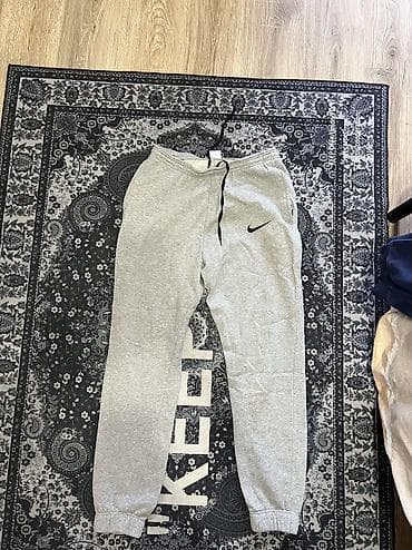 Мужской спортивный костюм, L, Nike, Б/у, цвет - Серый, Бесплатная доставка, Платная доставка, Самовывоз at lalafo.kg Мужской спортивный костюм, L, Nike, Б/у, цвет - Серый, Бесплатная доставка, Платная доставка, Самовывоз