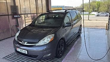 toyota 25: Toyota Sienna: 2010 г., 3.5 л, Автомат, Газ, Минивэн — 3