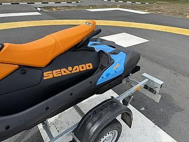 водные скутера: Гидроцикл Sea‑Doo SPARK (двухместный) на прицепе. Описание: - Легкая — 7