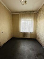 долгосрочная аренда дома: 700 м², 11 комнат, Забор, огорожен, Бассейн, Парковка — 15