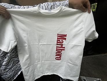 футболка джек дэниэлс: Футболка белая с вертикальным принтом “Marlboro” красного цвета. - — 1