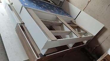 Детские односпальные кровати: Односпальные кровати с выдвижными уровнями и встроенными полками - — 4