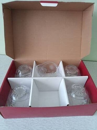 стеклянные посуды: Вазы хрустальные новые по пять штук в коробке. Набор больших ваз - — 4