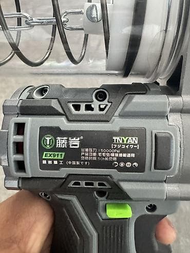интрумент: Аккумуляторный шприц‑смазочник TNYAN EX911 Описание: - — 3