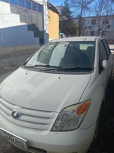 Toyota Ist: 2003 г., Бензин, Хэтчбэк