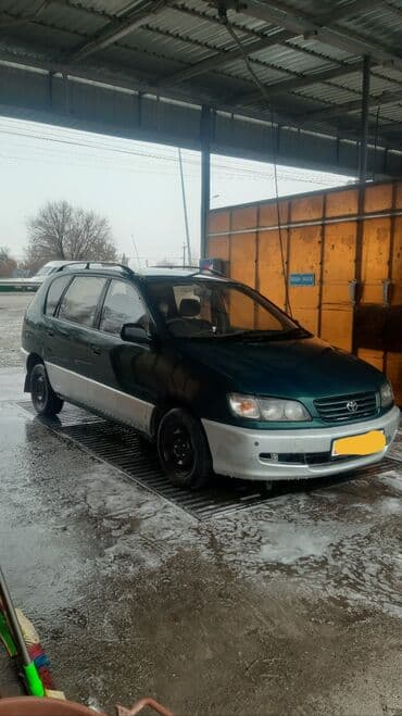 Toyota Ipsum: 1997 г., Автомат, Бензин, Минивэн — 4