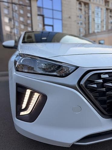 Hyundai Ioniq: 2020 г., 1.6 л, Автомат, Гибрид, Хэтчбэк — 10