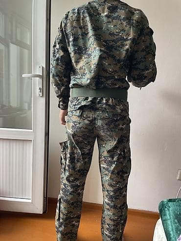 камуфляж форма зимняя: Комплект военной камуфляжной формы (пиксельный камо) Состав набора: - — 2