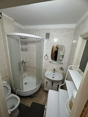 Кыймылсыз мүлк: 1 бөлмө, Менчик ээси, Чогуу жашоосу жок, Толугу менен эмереги бар — 2