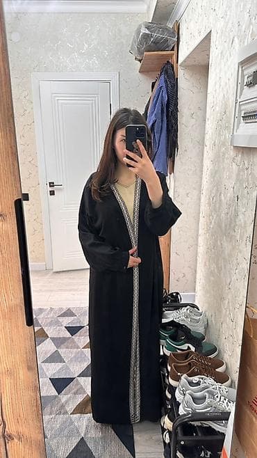 Черная накидка/абайя в пол с открытым кроем. С ремнём - Цвет