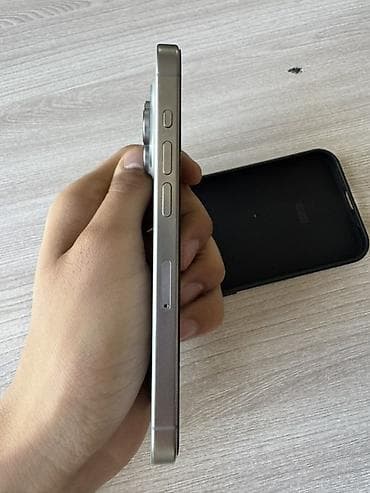 iphone cs: IPhone 15 Pro, Natural Titanium, 90 % — 4