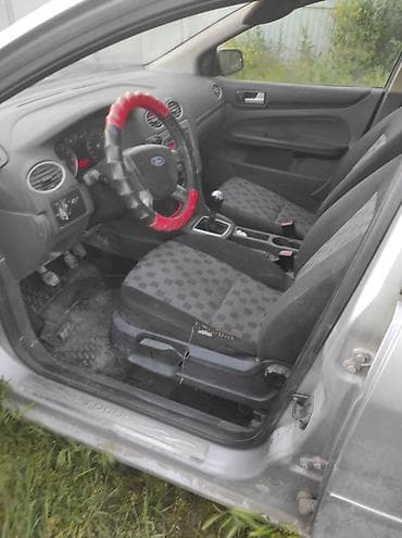 Продажа авто: Ford Focus: 2007 г., 1.6 л, Механика, Бензин, Седан — 6