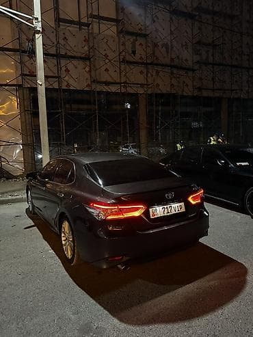 mercedes e200: Toyota Camry: 2018 г., 2.5 л, Вариатор, Гибрид, Седан — 5