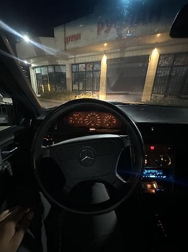 Продажа авто: Mercedes-Benz W124: 1993 г., 2.2 л, Автомат, Бензин, Седан — 8