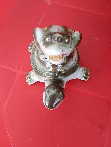 Керамическая статуэтка «Черепаха с лягушкой» - Материал