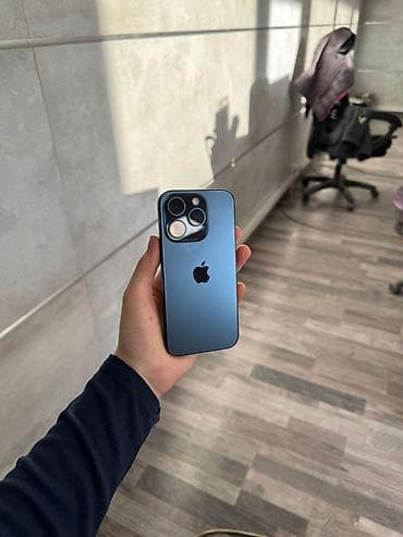 razer blade: IPhone 15 Pro, Б/у, 256 ГБ, Синий, Чехол, 81 % — 1