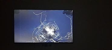LED/LCD телевизор с разбитой матрицей (экран). - Диагональ примерно