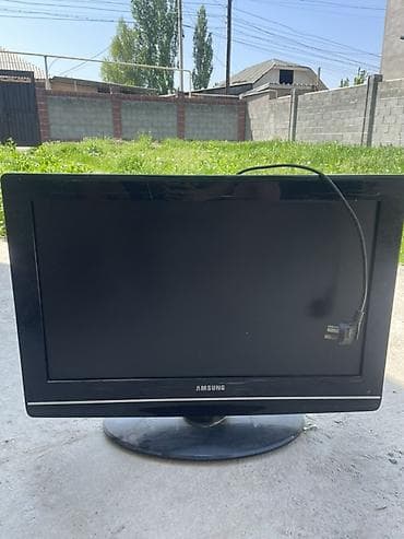microsoft xbox: Черный телевизор AMSUNG с плоским экраном, оснащенный стандартным — 3