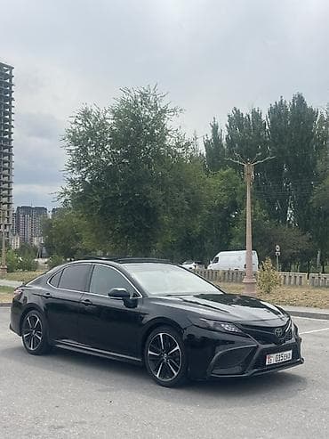 Toyota Camry: 2019 г., 2.5 л, Автомат, Бензин, Седан — 2