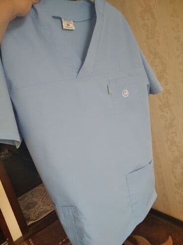 форма скорой помощи: Продаю рубашку от медицинского костюма. состояние отличное. размер — 2