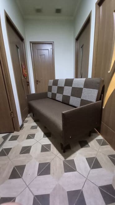 стулья из орехового дерева: Диван ретро. состояние идеальное. дерево орех — 2