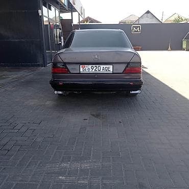 Mercedes-Benz W124: 1992 г., 2 л, Автомат, Бензин — 8